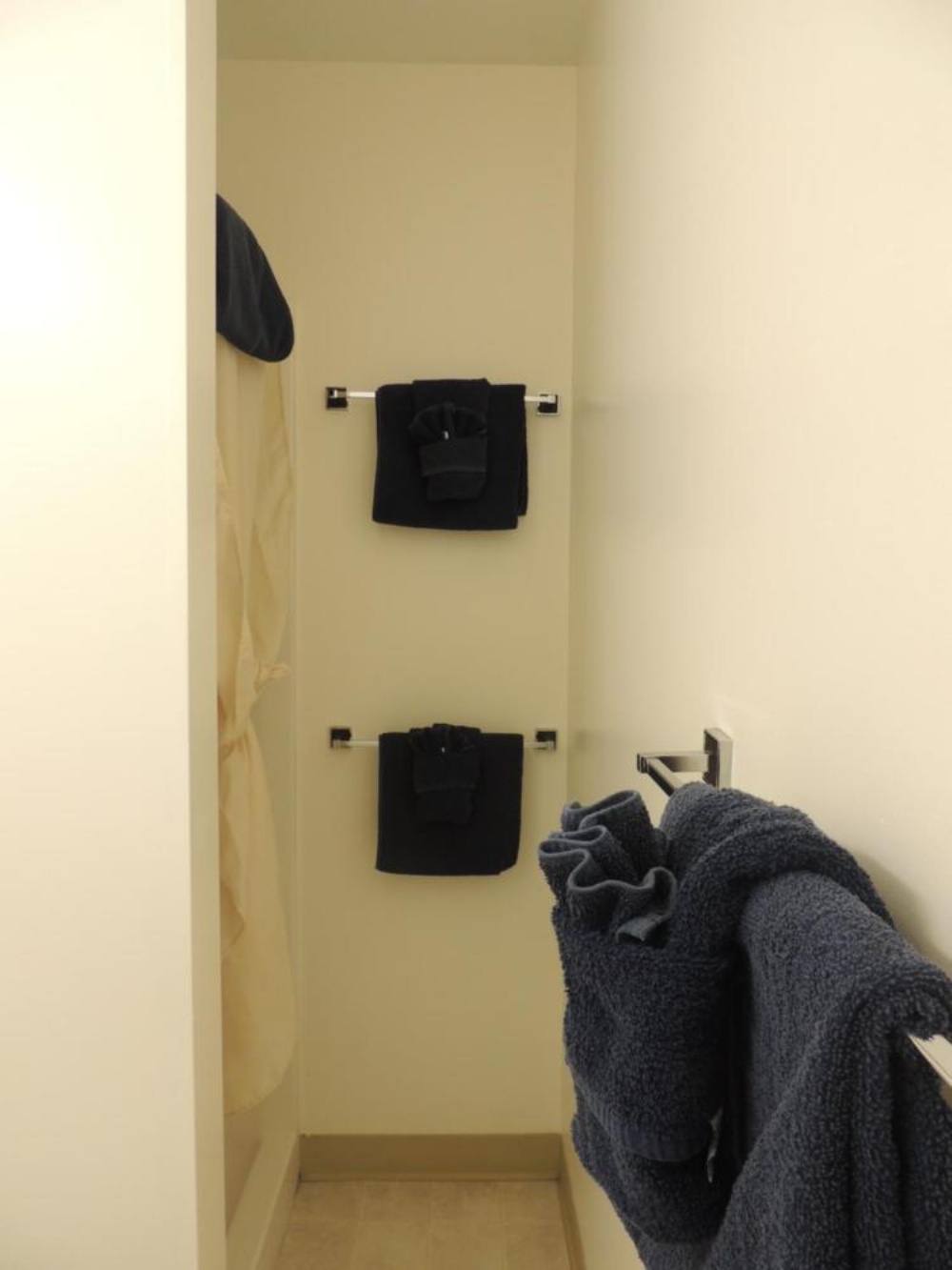 100 Mile Motel & RV Park